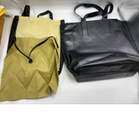 Set of shopping bags