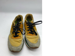 SECONDHAND brown sneakers SECONDHAND brown sneakers