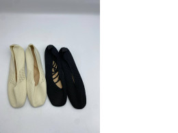 Set of 2 ballet shoes