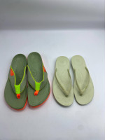 Set of 2 green slippers