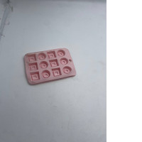 Silicone form for ice