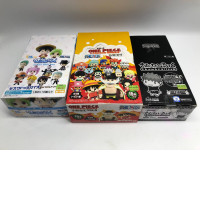 Set of 3 gift boxes with coinsized figures