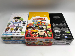 Set of 3 gift boxes with coinsized figures Set of 3 gift boxes with coinsized figures