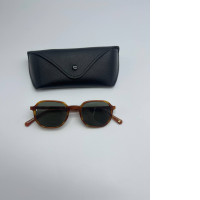 Dark brown sunglasses with case Dark brown sunglasses with case