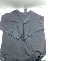 Black long sleeve v-neck shirt 