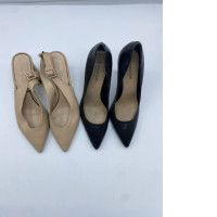 Set of 2 Women's fashion pointed high heels, black and cream 