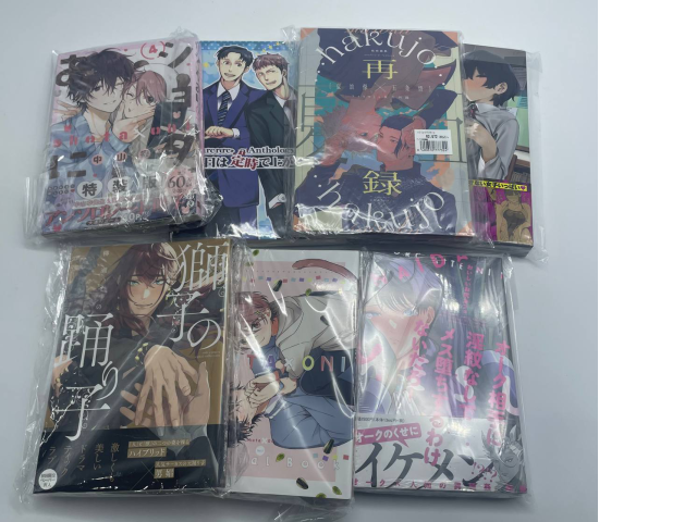 Set of 7 Japanese manga books Set of 7 Japanese manga books