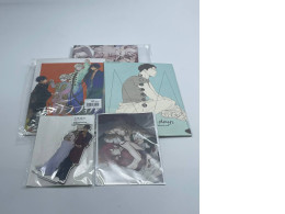 Set of 3 mini books, 1 postcard and 1 acrilyc stand Set of 3 mini books, 1 postcard and 1 acrilyc stand