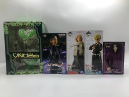 Set of 5 Japanese figures 