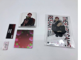 Set of 2 acrilyc stands