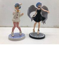 Set of 2 japanese figures 