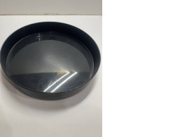 Black plastic plate