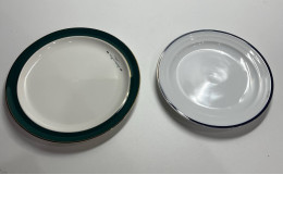 Set of 2 black whate plates Set of 2 black whate plates