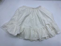 Short skirt, white 