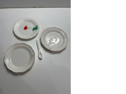 Set of 3 plates and spoon