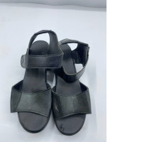 BLACK WOMEN'S SANDALS