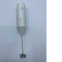 DEVICE FOR WHIPPING MILK