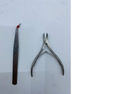 Set of 2 nail clippers