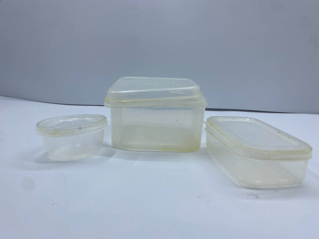 Set of clear containers Set of clear containers