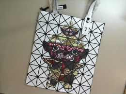 White bag with a pattern