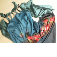 Silk dress green with red flowers Silk dress green with red flowers