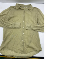 Light green long-sleeved shirt Light green long-sleeved shirt