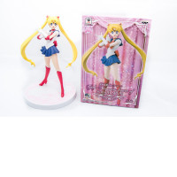 Japanese figure Sailor Moon with box