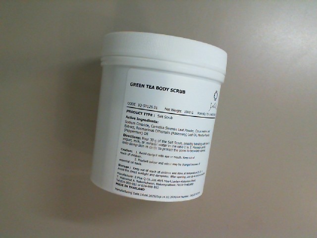 I PLUS Q. Green tea body salt scrub I PLUS Q. Green tea body salt scrub