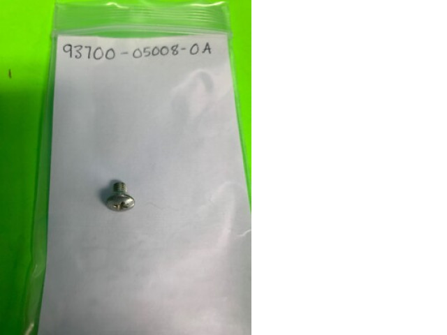 Set of 4 GENUINE Honda NOS 93700-05008-0A SCREW, OVAL Set of 4 GENUINE Honda NOS 93700-05008-0A SCREW, OVAL