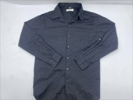 Black long-sleeved shirt Black long-sleeved shirt