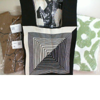 Set of 4 knitted small bags