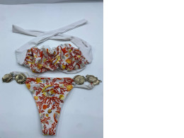 Bikini in white with pattern