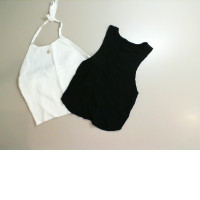 Set of 2 stretch tops, white and black