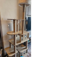 USED BIG HOME FOR CATS