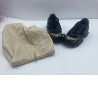 SECONDHAND black sneakers complete with case