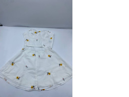 White floral pattern strapless short skirt dress White floral pattern strapless short skirt dress