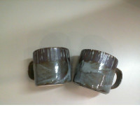 Set of 2 ceramic mugs