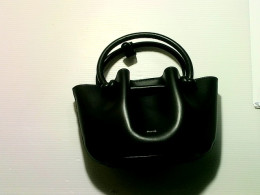 Handbag by Muva Handbag by Muva