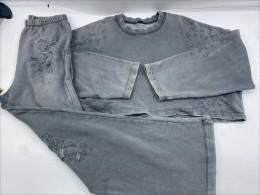 Set of 2 Women's gray sweater and pants 
