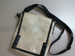 Light grey shoulder bag. Leather Light grey shoulder bag. Leather