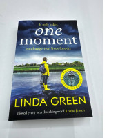 Book Quercus One Moment by Green, Linda  