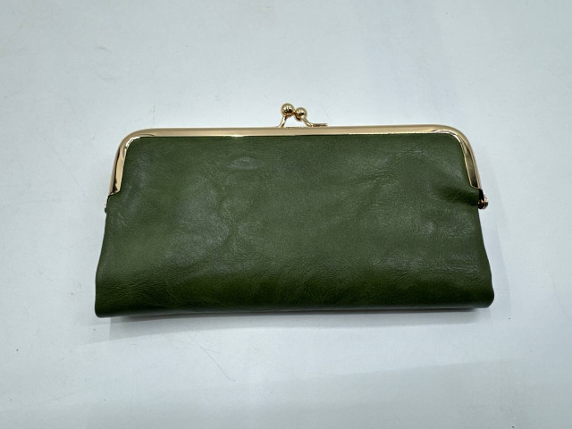 Women's handbag in olive green Women's handbag in olive green