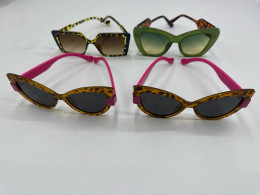 Set of 4 Leopard print sunglasses Set of 4 Leopard print sunglasses