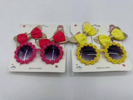 Set of 6 Children's hair clips and glasses