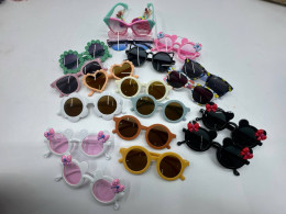 Set of 18 Girls' Fashion Glasses