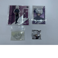 My hero academia gift set, of 2 acrilyc stands, 1 badge, 1 card My hero academia gift set, of 2 acrilyc stands, 1 badge, 1 card