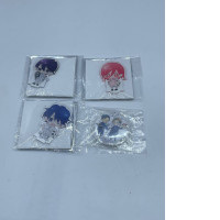 Set of 3 acrilyc stands and 1 badge