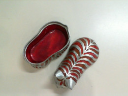 Iron figurine cat, box Iron figurine cat, box