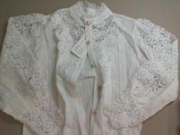 White shirt with lace