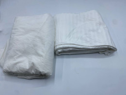 Set of 2 white bedsheet
